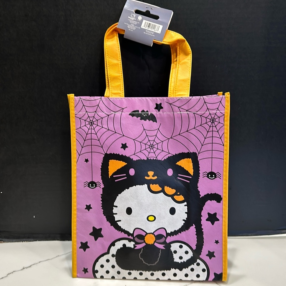 NWT HELLO KITTY 2019 Halloween Shopping Tote or Gift Bag